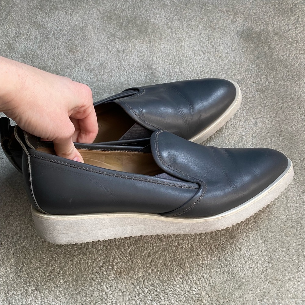 Everlane Dark Grey Leather Slip-On Street Shoe 8